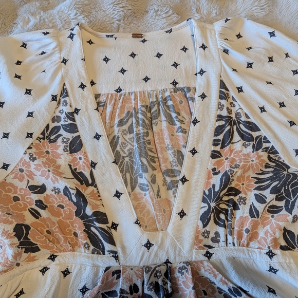 Free People Tallulah White Print Mini Dress features a floral pattern - Picture 4 of 7